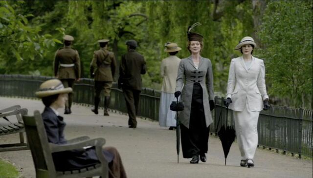 File:Downton-Abbey-7-Rosemund-Mary-1-.jpg