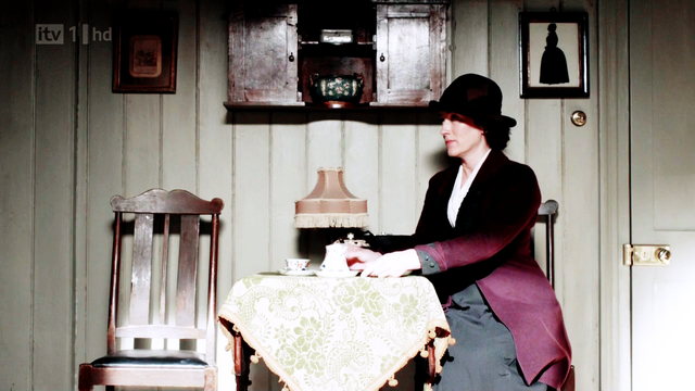 File:Downtonabbey2x01-4.png