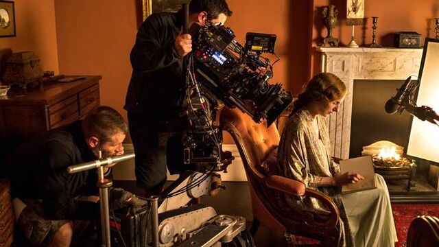 File:Mast-da-s5-ep1-downton-fire-ss-01-scale-690x390.jpg