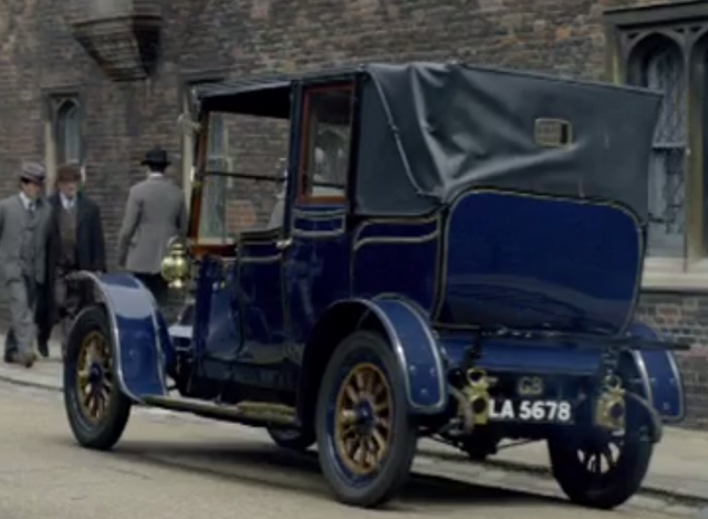 File:GranthamRenault3S1E6.png