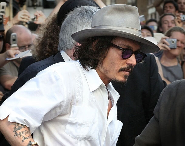 File:JohnnyDeppJune07.jpg