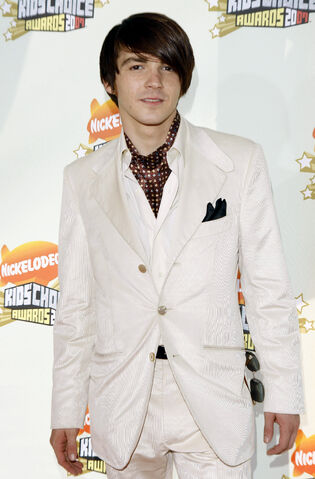 Archivo:Drake Bell.jpg
