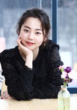 Ahn So Hee17.jpg