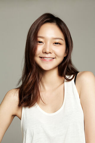 Archivo:Lee Som2.jpg