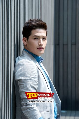 Archivo:Yoo Gun7.jpg