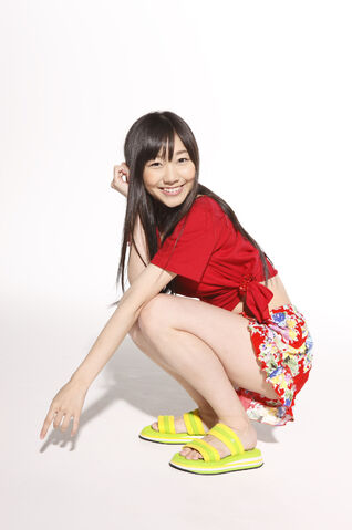 Archivo:Akari-Suda-Feet-834314.jpg