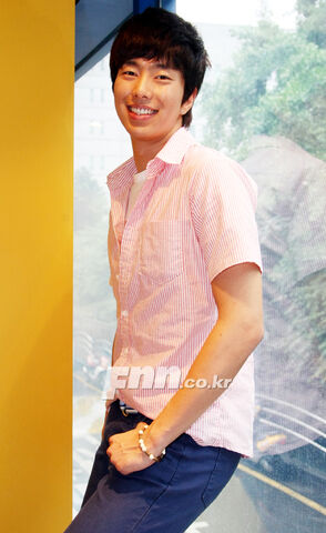 Archivo:Yoon Hyun Min2.jpg