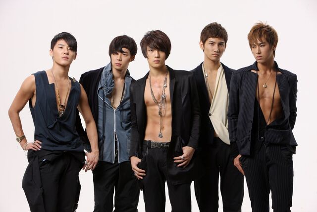 Archivo:TVXQ-hero-jae-joong-6741391-1392-928.jpg