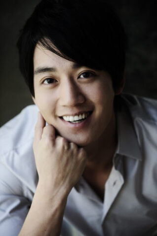 Archivo:Kim Rae Won4.jpg