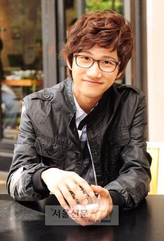 Archivo:Kim Young Woo.jpg