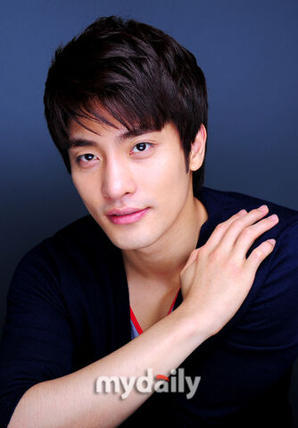 Archivo:Sung Hoon7.jpg