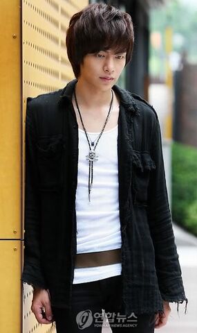 Archivo:Minki 67.jpg