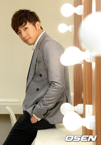 Archivo:Lee Sang Yeob 10.jpg