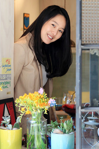 Archivo:Yoon Jin Seo14.jpg