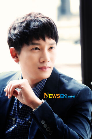 Archivo:Ji Sung12.jpg