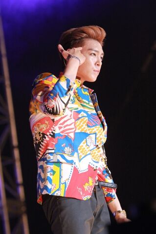 Archivo:Korean-music-wave-malaysia-gdtop-seungri-bigbangupdates-8.jpg