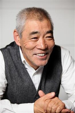 Emoto Akira000