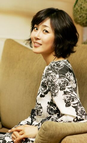 Archivo:MoonJungHee.jpg
