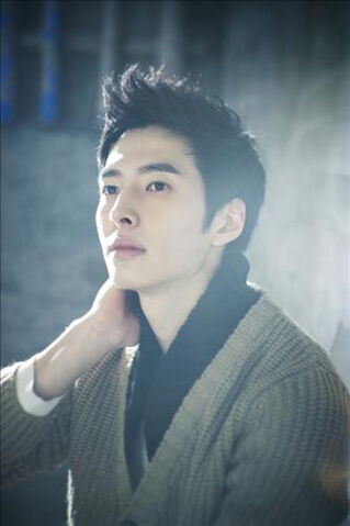 Archivo:Ji Hoo.jpg