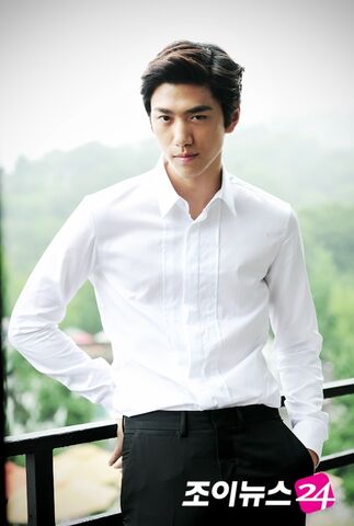 Archivo:Sung Joon23.jpg