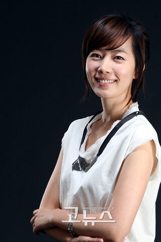 Archivo:Kim Yoo Mi12.jpg