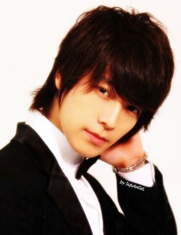 Archivo:LEE DONGHAE 02012010112555.jpg