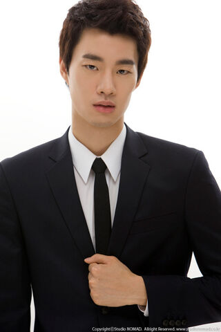 Archivo:Kim Sung Yoon5.jpg