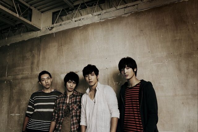 Archivo:CNBLUE021.jpg