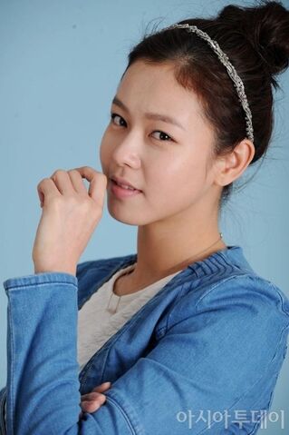 Archivo:Kyung Soo Jin8.jpg