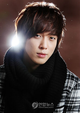 Archivo:YH012.jpg