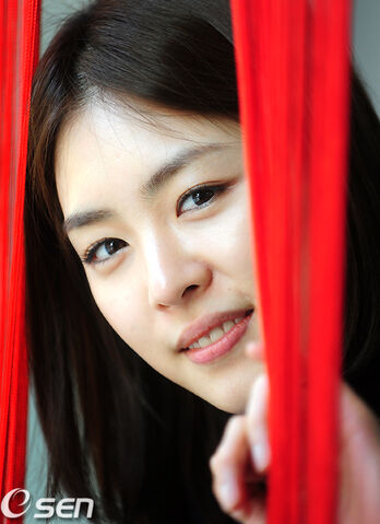 Archivo:Lee Yeon Hee1.jpg