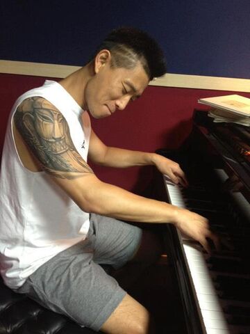 Archivo:KangGaryTattoo.jpg