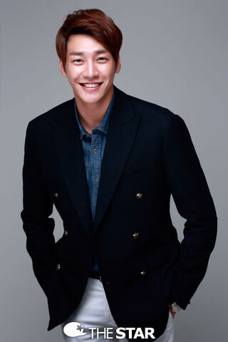 Archivo:Kim Young Kwang14.jpg
