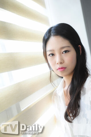 Archivo:Park Ji Soo7.jpg
