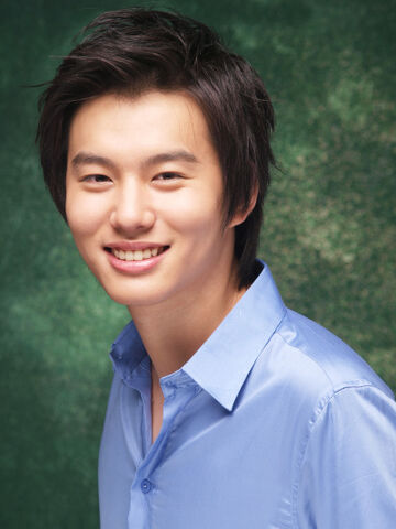 Archivo:Park Tae Yang3.jpg