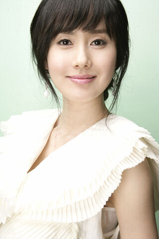Archivo:KimJiSoo.jpg