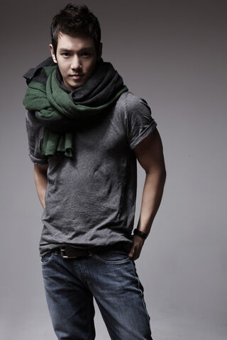 Archivo:Hwan Hee4.jpg