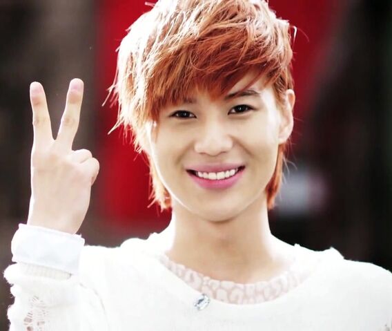 Archivo:Shinee-hello-0005814.jpg