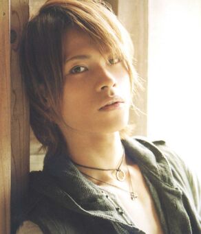 Ueda-Tatsuya-ueda-tatsuya-33609439-1372-1600.jpg