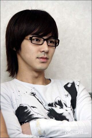 Archivo:Jun Jin.jpg