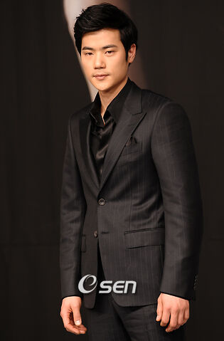 Archivo:Kim Kang Woo4.jpg