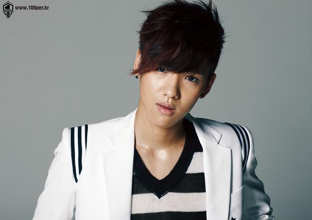 Archivo:Jong Hwan1.jpg