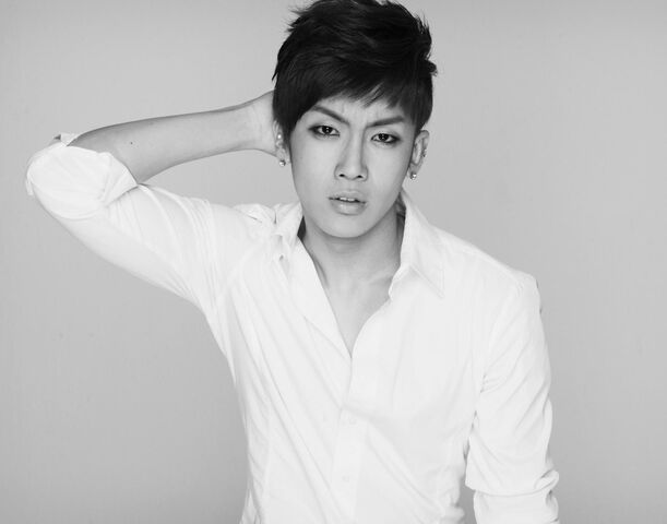 Archivo:Min Hoo-E14.jpg