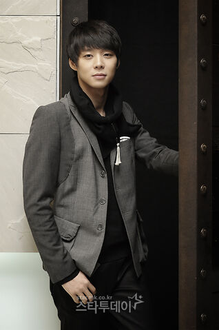 Archivo:Micky Yoochun12.jpg