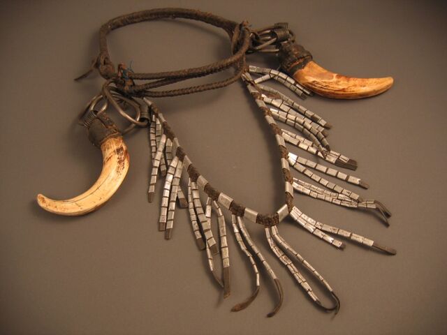 File:Kiribatinecklace.jpg