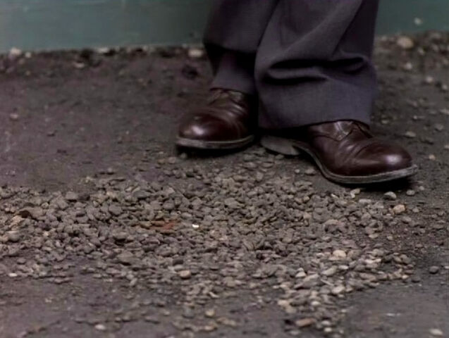 File:Vecchio Feet White Men.jpg