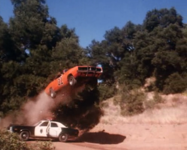 File:General Lee jumping over a state trooper patrol car.png