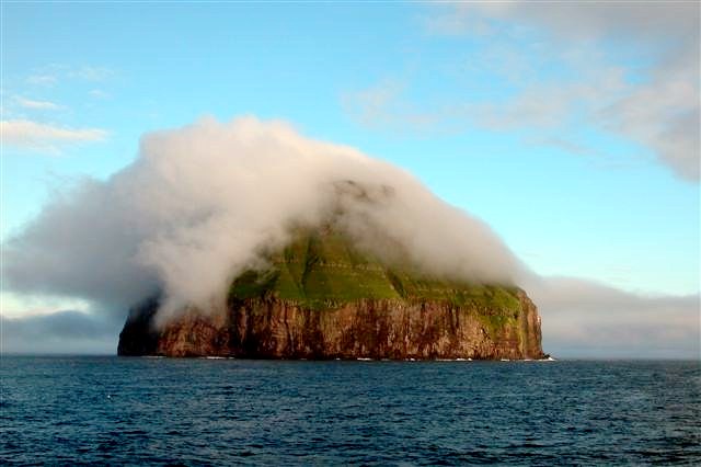 File:Lítla Dímun.jpg
