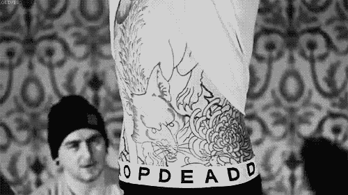 Aaron'stattoosgif