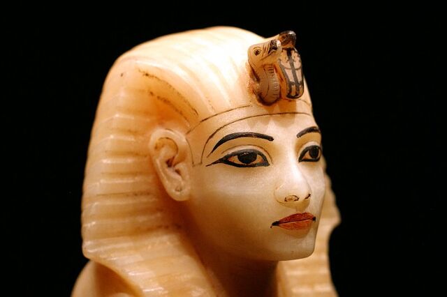 File:Ago-tut-canopic.jpg